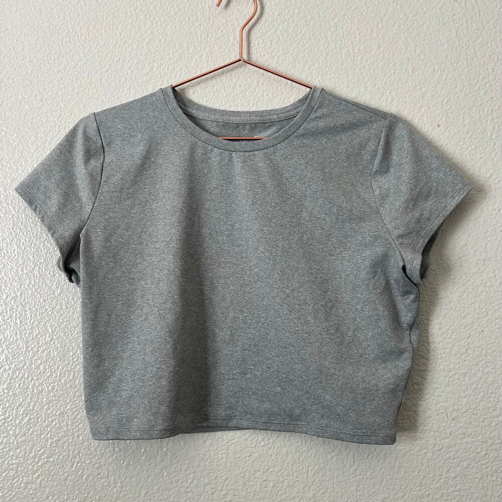 Hollister gray short sleeve cropped tee top